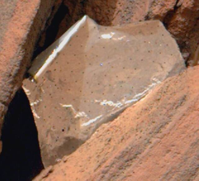 毅力号火星车6月中旬拍到的“闪亮箔片”图自毅力号推特