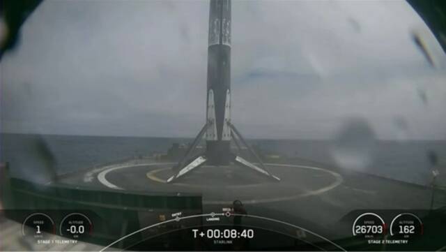 SpaceX猎鹰9号雾中发射46颗Starlink星链卫星，打破年度发射纪录