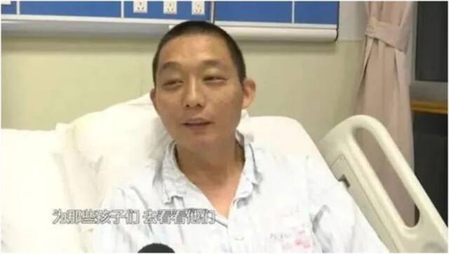 张晓林病重时在医院接受治疗。