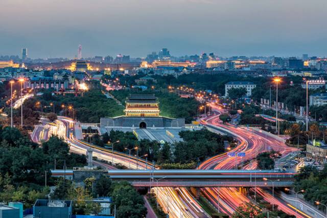 北京中轴线夜景（东城区融媒体中心供图新华网发）