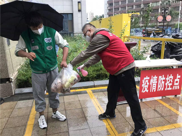 镜头  甘肃省纪委监委选派干部奋战在抗疫一线