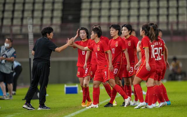本届东亚杯，水庆霞率领的中国女足意在练兵。图/新华社