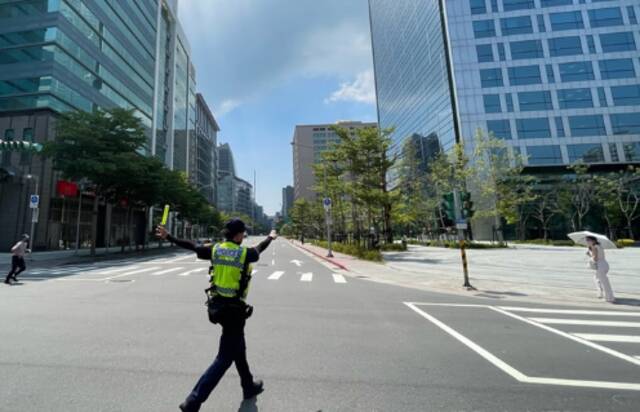 台北开展大规模防空演习，台媒：警报响起后“瞬间空城”