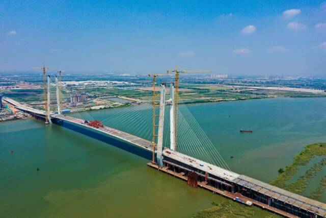 广州南沙红莲大桥主桥正式合龙
