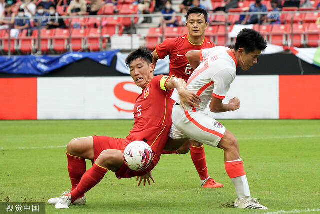 国足东亚杯1-0击败中国香港。