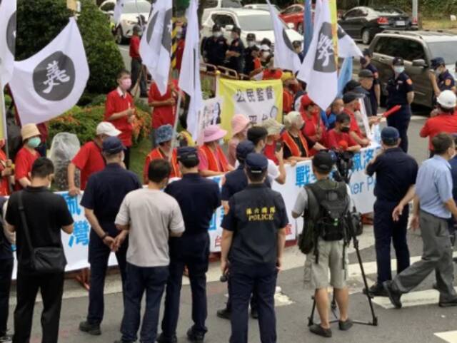 台民间团体抗议佩洛西窜访台湾计划（“中天新闻”）