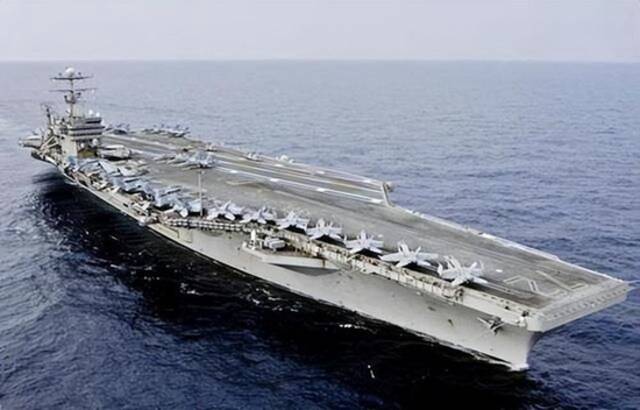 传佩洛西将窜访台湾，日媒：美军部署战舰与军机朝台湾岛周边集结