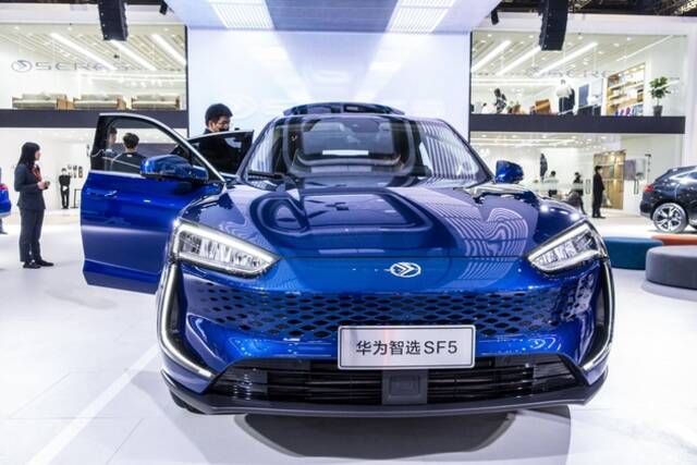 ▲2021上海车展，赛力斯携华为推出汽车——赛力斯华为智选SF5。图据IC photo