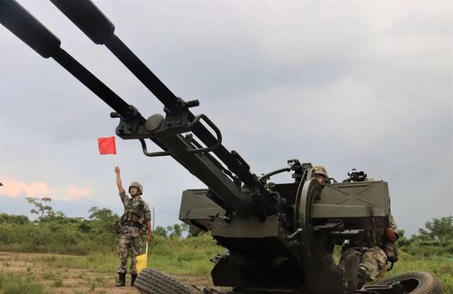 火药味十足！直击防空兵跨昼夜实弹射击考核