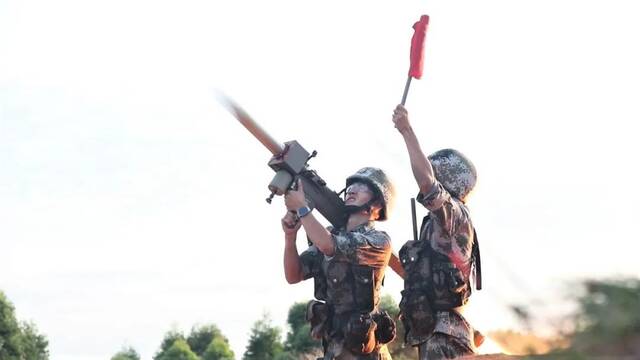 火药味十足！直击防空兵跨昼夜实弹射击考核