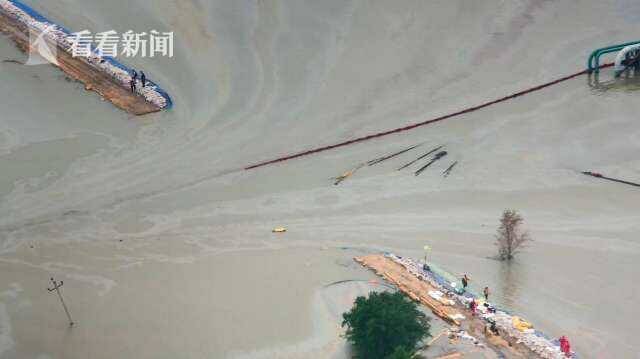 视频｜辽宁盘锦一河段发生溃口 200余名指战员火速增援