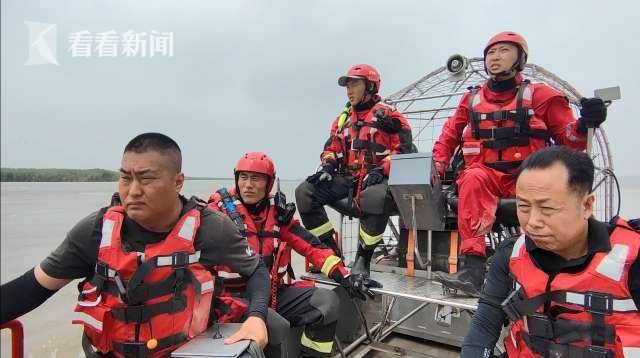 视频｜辽宁盘锦一河段发生溃口 200余名指战员火速增援