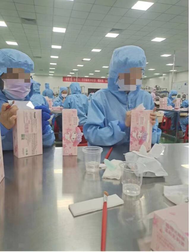 荆门奥美“员工中毒”背后：“安全生产月”活动刚过就出事 事故车间存在大量临时工