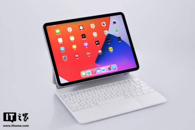 曝苹果iPad Pro 2022款将配备两个“四针”Smart Connector接口，内置M2芯片