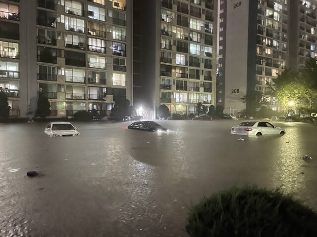 多图直击韩国首尔特大暴雨：市中心一片汪洋 已有8人遇难6人失踪