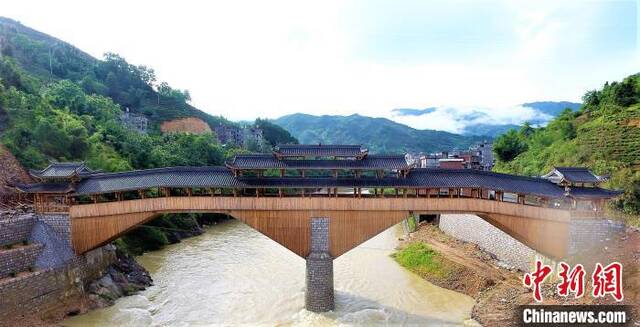 寿宁县斜滩镇的双龙桥。龚健摄