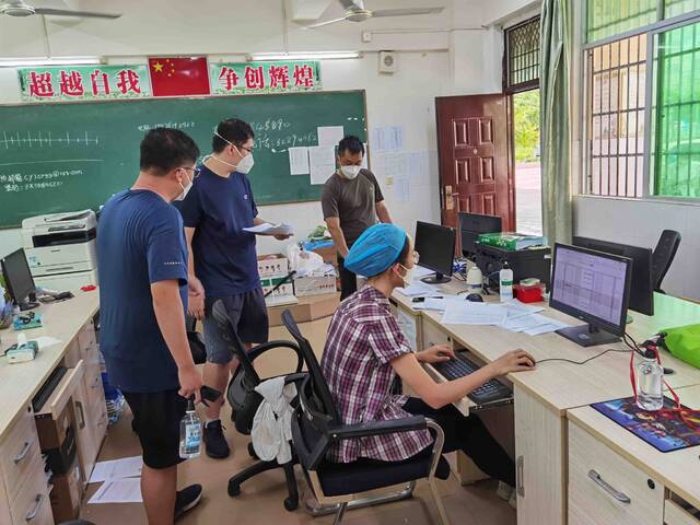 海南省政府办公厅发挥战斗堡垒作用打响防疫阻击战
