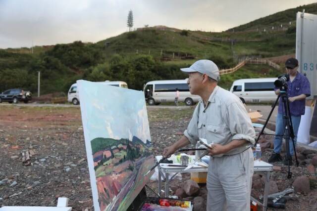 中央广播电视总台、中央美院、荣宝斋联合行动丨写生大凉山①