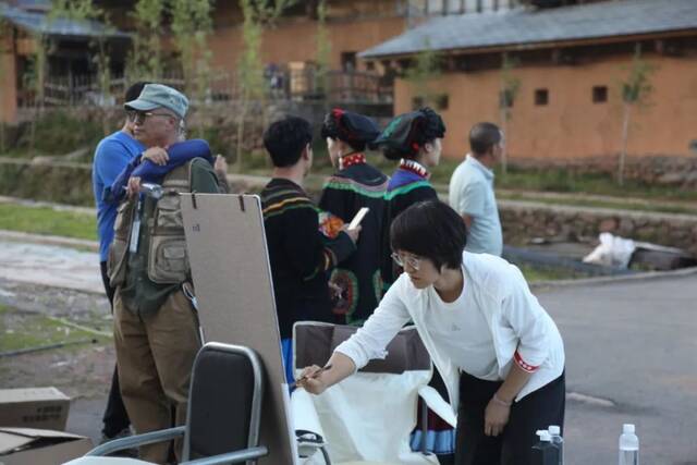 中央广播电视总台、中央美院、荣宝斋联合行动丨写生大凉山①