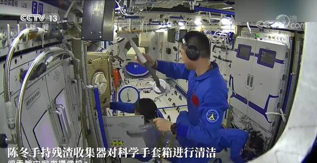 中国空间站  航天员完成科学实验机柜解锁安装 问天实验舱气闸舱首次亮相