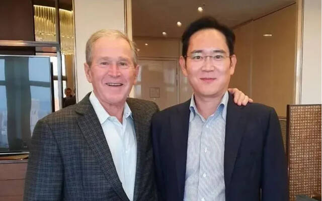 李在镕与美国前总统小布什（资料图：韩媒）