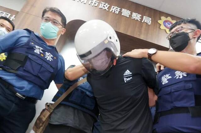 一觉醒来被“全台搜寻”！台南杀警案被误认凶犯到警局喊冤：不是我