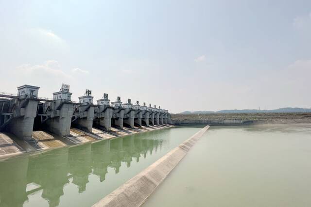 中国电建滴水必抢助力川渝抗旱保电