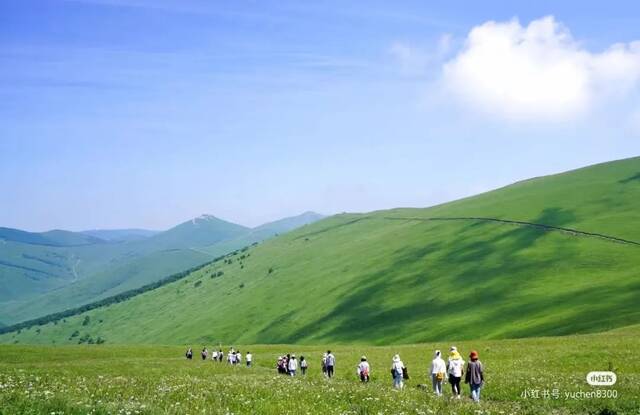 2021年9月，中秋节，坨本坨组织大家去河北张家口玉石梁徒步。来源：小红书@坨本坨