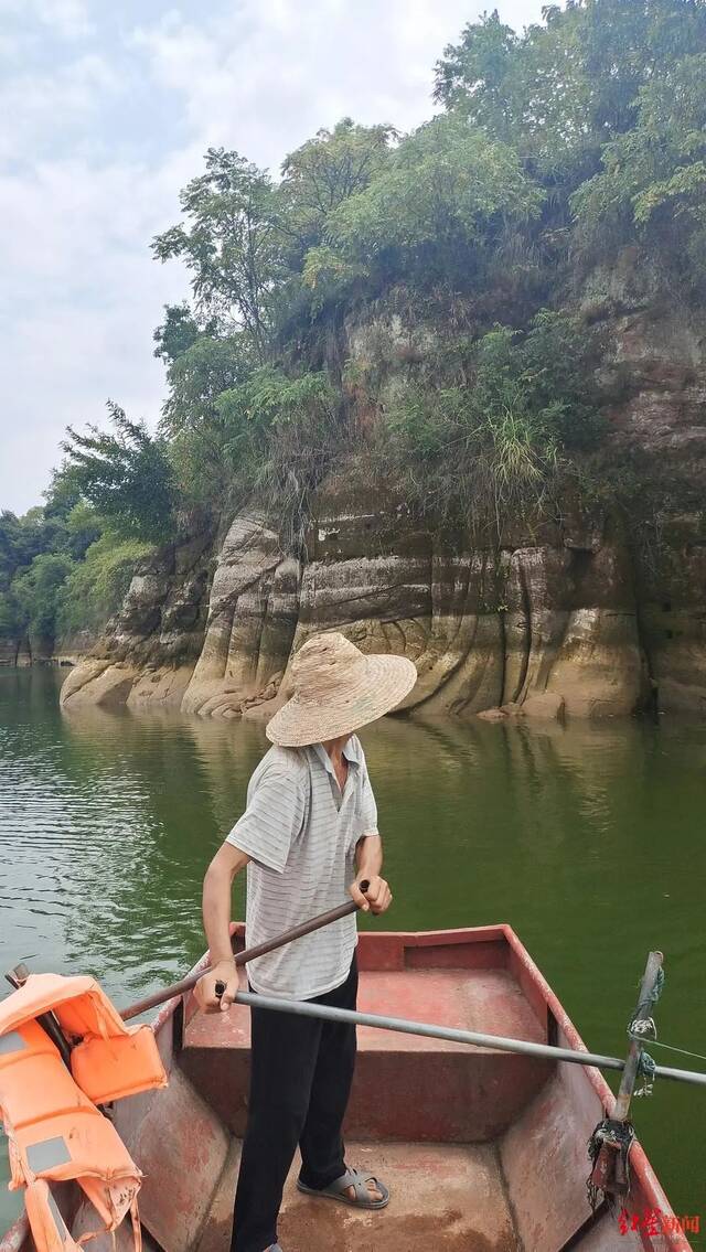 水位下降，四川一明代水下坐佛露真身