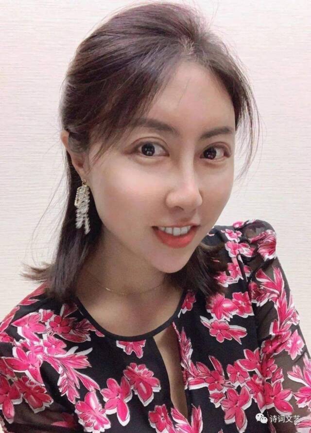 著名作家贾平凹的女儿贾浅浅图片来自网络