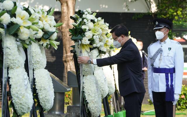 香港特区政府举行抗战胜利纪念日仪式，李家超出席