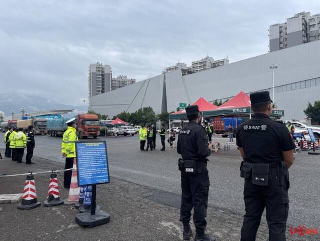 西昌梯次解除全域静态管理，15000余名滞留旅客陆续返程，机场航班逐步恢复