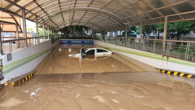 受台风“轩岚诺”影响 韩国浦项市地下停车场进水已致8人失踪