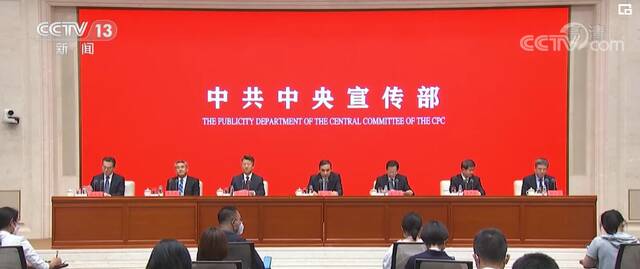 中国这十年  到2021年我国卫生人员总量达1398.3万人