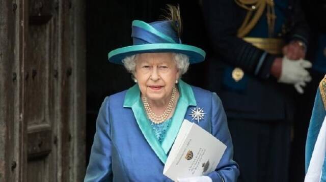 英国荣誉炮兵连鸣放皇家礼炮 悼念女王伊丽莎白二世
