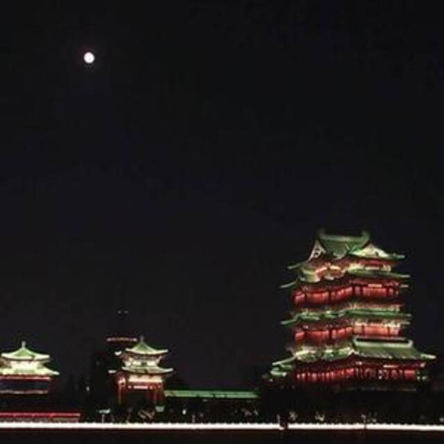 新华全媒+丨南昌夜经济“点亮”中秋赏月夜