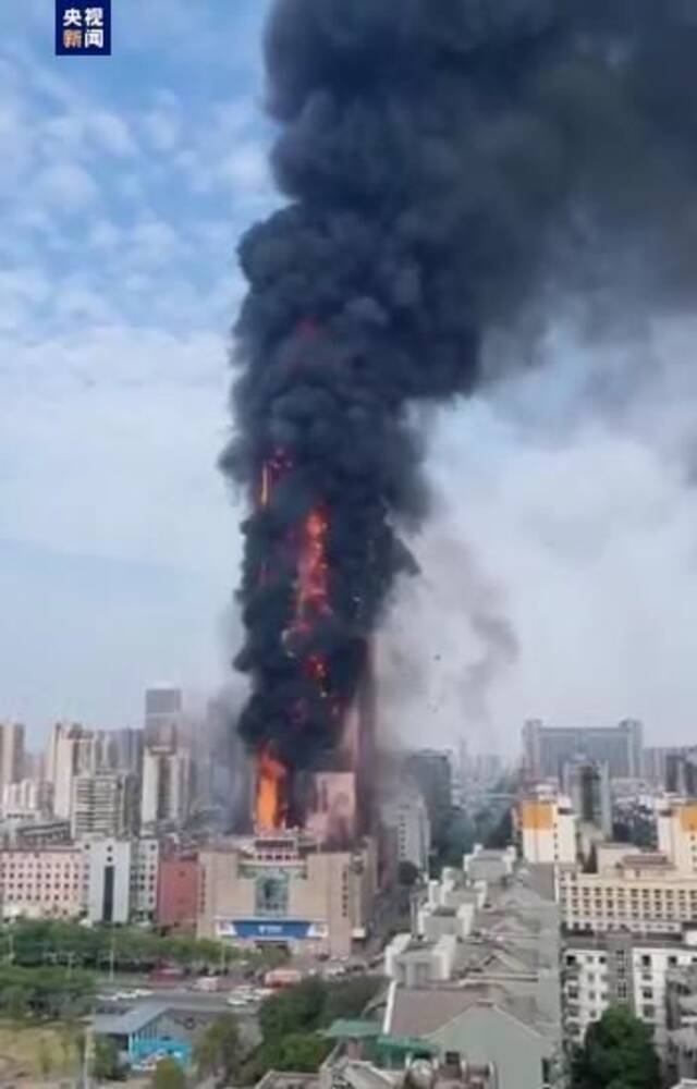 长沙中国电信大楼明火已被扑灭