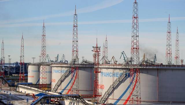 位于俄罗斯乌斯季卢加的石油储备设施图源：CNN