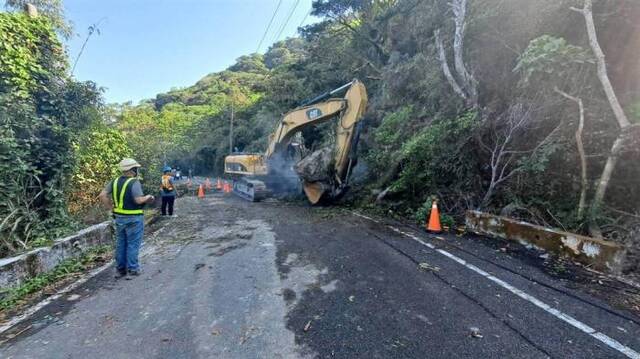 台湾地震已致1死146伤 赤科山、六十石山仍多人受困