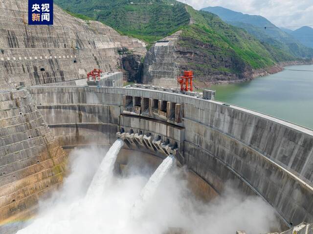 世界在建规模最大水电工程——白鹤滩水电站左岸机组全部投产发电