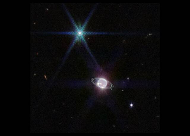 詹姆斯.韦布太空望远镜拍摄的海王星照片光环清晰可见