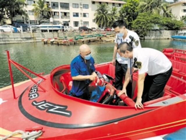 1860余艘在港船舶落实防风措施