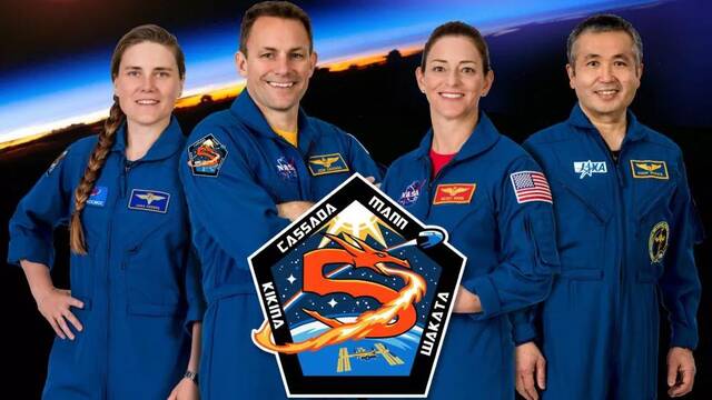国际空间站迎来首位女指挥官，联盟号宇航员已返回地球