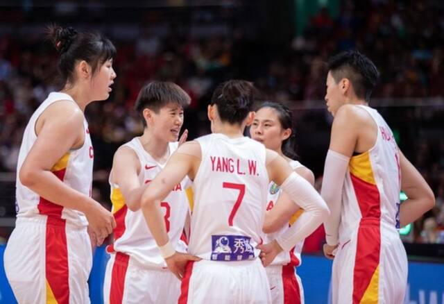 中国女篮获世界杯亚军，姚明强调“不能头脑发热”