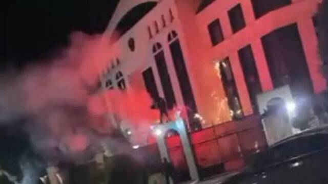 俄罗斯驻摩尔多瓦使馆院内被扔烟花爆竹，俄方递交抗议照会