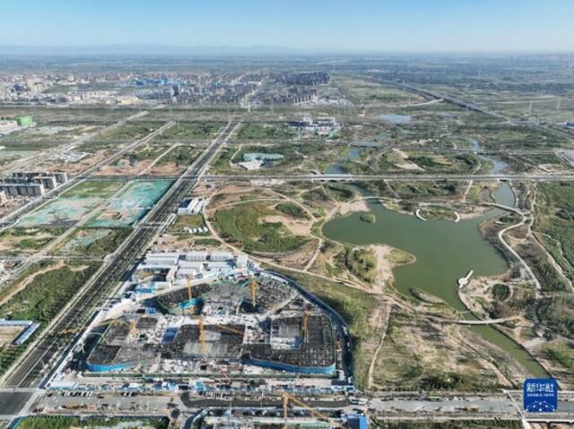 这是建设中的中国卫星网络集团有限公司（简称中国星网）雄安新区总部大楼（2022年9月7日摄，无人机照片）。新华社记者邢广利摄