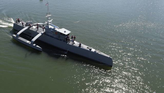 美军无人艇图源：美国海军学会新闻网（USNI News）