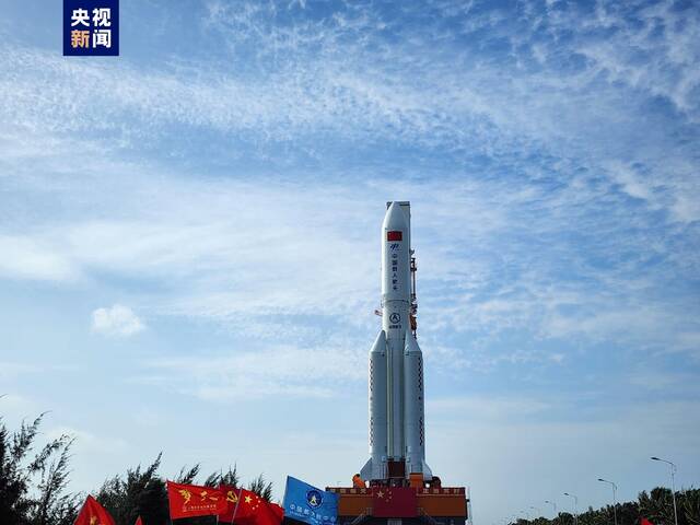 空间站梦天实验舱舱箭组合体转运至发射区 近日将择机实施发射