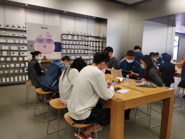 深圳Apple Store一角图源：时代财经