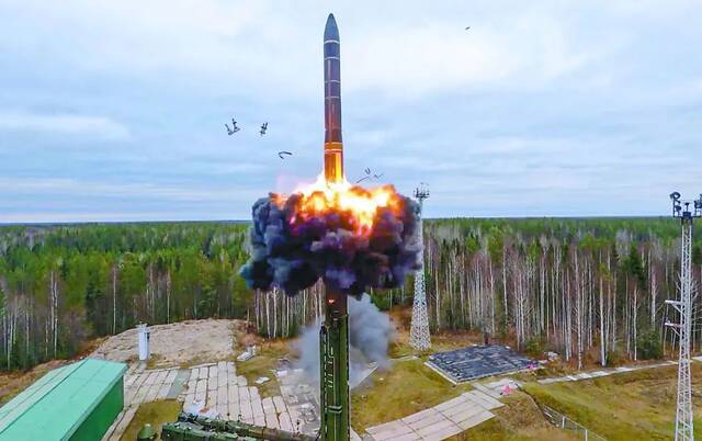 26日，俄罗斯试射了一枚“亚尔斯”洲际弹道导弹，作为俄罗斯核演习的一部分。图源：IC photo